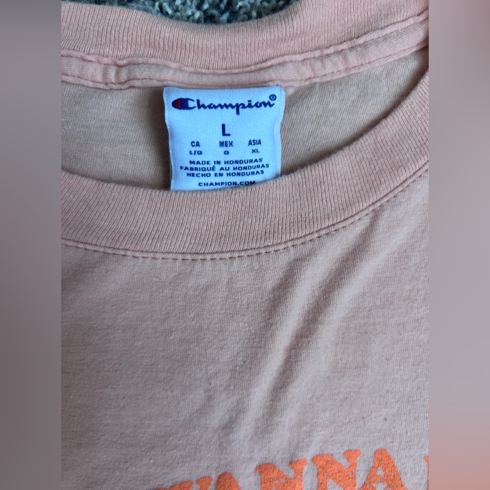 Champion Women’s Large Peach T-shirt With “Free as I Wanna Be” Skater - Picture 3 of 6